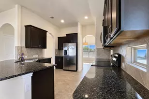 113 Plantain Dr, Hutto, TX 78634 - Photo 10