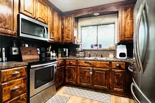 1904 N Hoover Ave, Cameron, TX 76520 - Photo 6