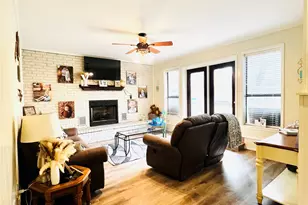 1904 N Hoover Ave, Cameron, TX 76520 - Photo 4