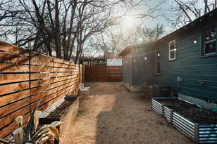 206 W Milton St, Austin, TX 78704 - Photo 22