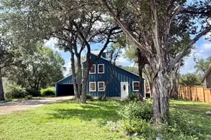 6 Woodridge Cir, Wimberley, TX 78676 - Photo 2