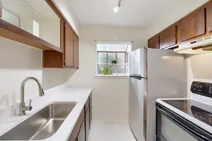 6903 Deatonhill Dr, Austin, TX 78745 - Photo 6
