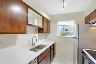 6903 Deatonhill Dr, Austin, TX 78745 - Photo 4