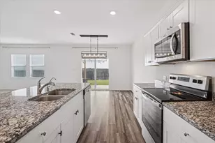 208 Night Riders Wy, Jarrell, TX 76537 - Photo 4