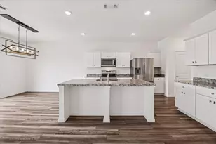 208 Night Riders Wy, Jarrell, TX 76537 - Photo 2