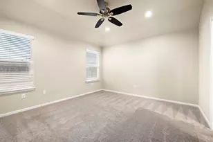 221 Camellia Dr, Hutto, TX 78634 - Photo 12
