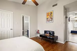 806 W 24th St, Austin, TX 78705 - Photo 12