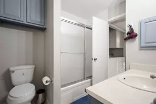 806 W 24th St, Austin, TX 78705 - Photo 14