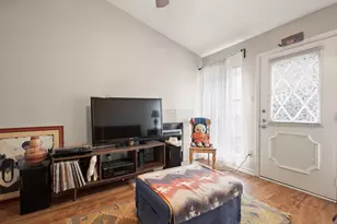 806 W 24th St, Austin, TX 78705 - Photo 4