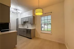 203 E 31st St, Austin, TX 78705 - Photo 8
