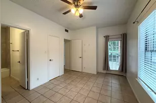 203 E 31st St, Austin, TX 78705 - Photo 18