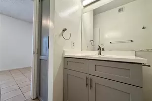 203 E 31st St, Austin, TX 78705 - Photo 20