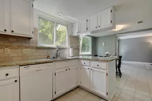 8421 Spring Valley Dr, Austin, TX 78736 - Photo 8