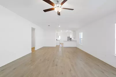 237 W Luna Blue Lane, Jarrell, TX 76537 - Photo 4
