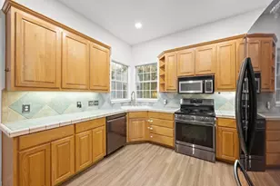 182 Elm Wood Dr, Elgin, TX 78621 - Photo 14