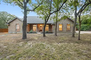 182 Elm Wood Dr, Elgin, TX 78621 - Photo 4