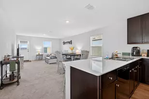 612 Marty Allen Loop, Jarrell, TX 76537 - Photo 4