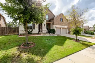 204 Lady Bird Ln, Georgetown, TX 78628 - Photo 4