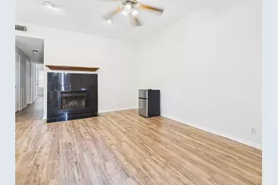 203 E 31st Street #204, Austin, TX 78705 - Photo 2