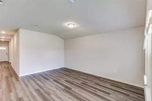 4905 Hazelnut Ln, Del Valle, TX 78617 - Photo 8