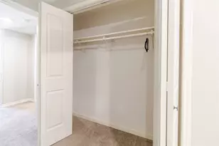 6915 10 Oaks Cir, Austin, TX 78744 - Photo 22