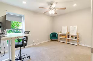 6915 10 Oaks Cir, Austin, TX 78744 - Photo 16