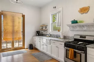 303 W College St, Fredericksburg, TX 78624 - Photo 12