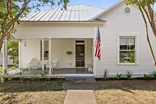 303 W College St, Fredericksburg, TX 78624 - Photo 1