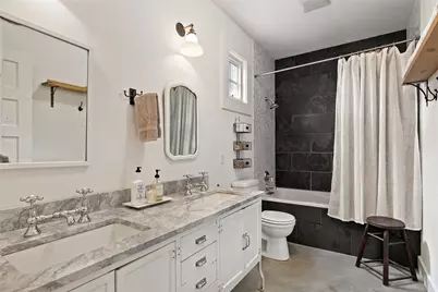 303 W College Street, Fredericksburg, TX 78624 - Photo 24