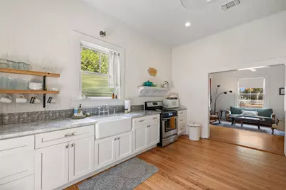 303 W College Street, Fredericksburg, TX 78624 - Photo 14