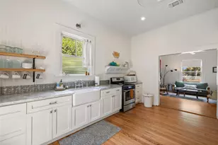303 W College St, Fredericksburg, TX 78624 - Photo 14