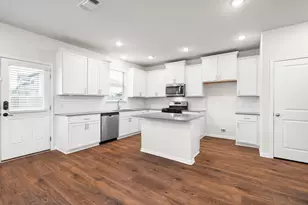 195 White Horses Dr, Kyle, TX 78640 - Photo 12