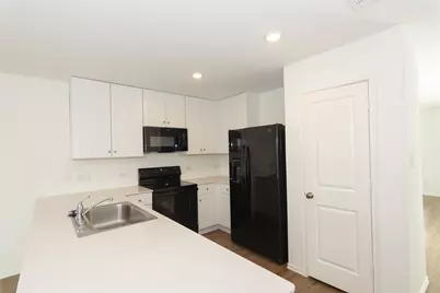 544 Rancho Del Cielo Loop, Jarrell, TX 76537 - Photo 6