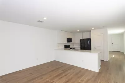 544 Rancho Del Cielo Loop, Jarrell, TX 76537 - Photo 8