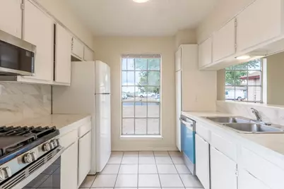 1915 Prairie Knoll Court #B, Austin, TX 78758 - Photo 4