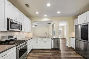 2307 Hayfield Square, Pflugerville, TX 78660 - Photo 4