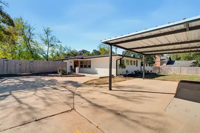 2205 Murray Avenue, Rockdale, TX 76567 - Photo 2