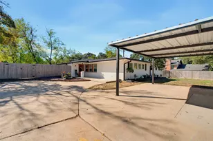2205 Murray Ave, Rockdale, TX 76567 - Photo 2