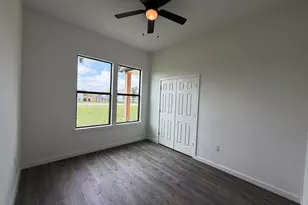 138 Blushing Dr, Cedar Creek, TX 78612 - Photo 8