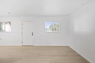 806 E 13th St, Georgetown, TX 78626 - Photo 18