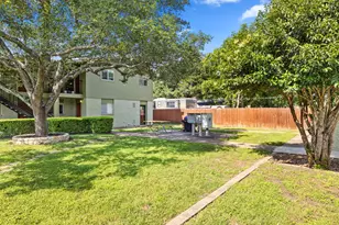 806 E 13th St, Georgetown, TX 78626 - Photo 6