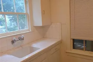 912 W 22nd 1/2 St, Austin, TX 78705 - Photo 4
