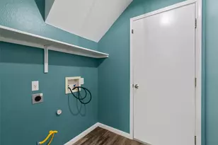 709 Sparkling Brook Ln, Leander, TX 78641 - Photo 16