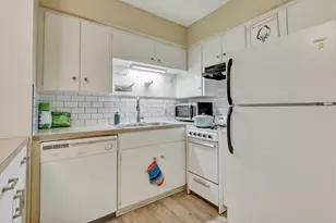 803 W 28th St, Austin, TX 78705 - Photo 8