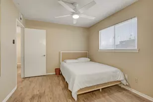 803 W 28th St, Austin, TX 78705 - Photo 10