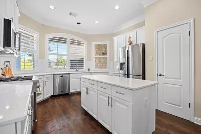 4 Hightrail Way, The Hills, TX 78738 - Photo 10