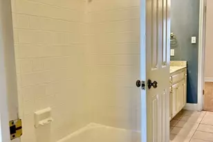 2100 San Gabriel St, Austin, TX 78705 - Photo 10