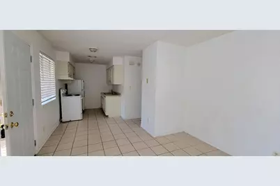 530 W Hopkins Street #B, San Marcos, TX 78666 - Photo 4