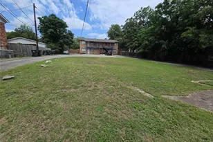 530 W Hopkins St, San Marcos, TX 78666 - Photo 1