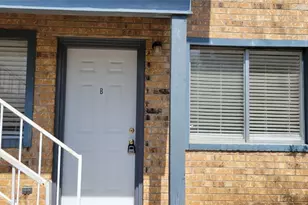 530 W Hopkins St, San Marcos, TX 78666 - Photo 2